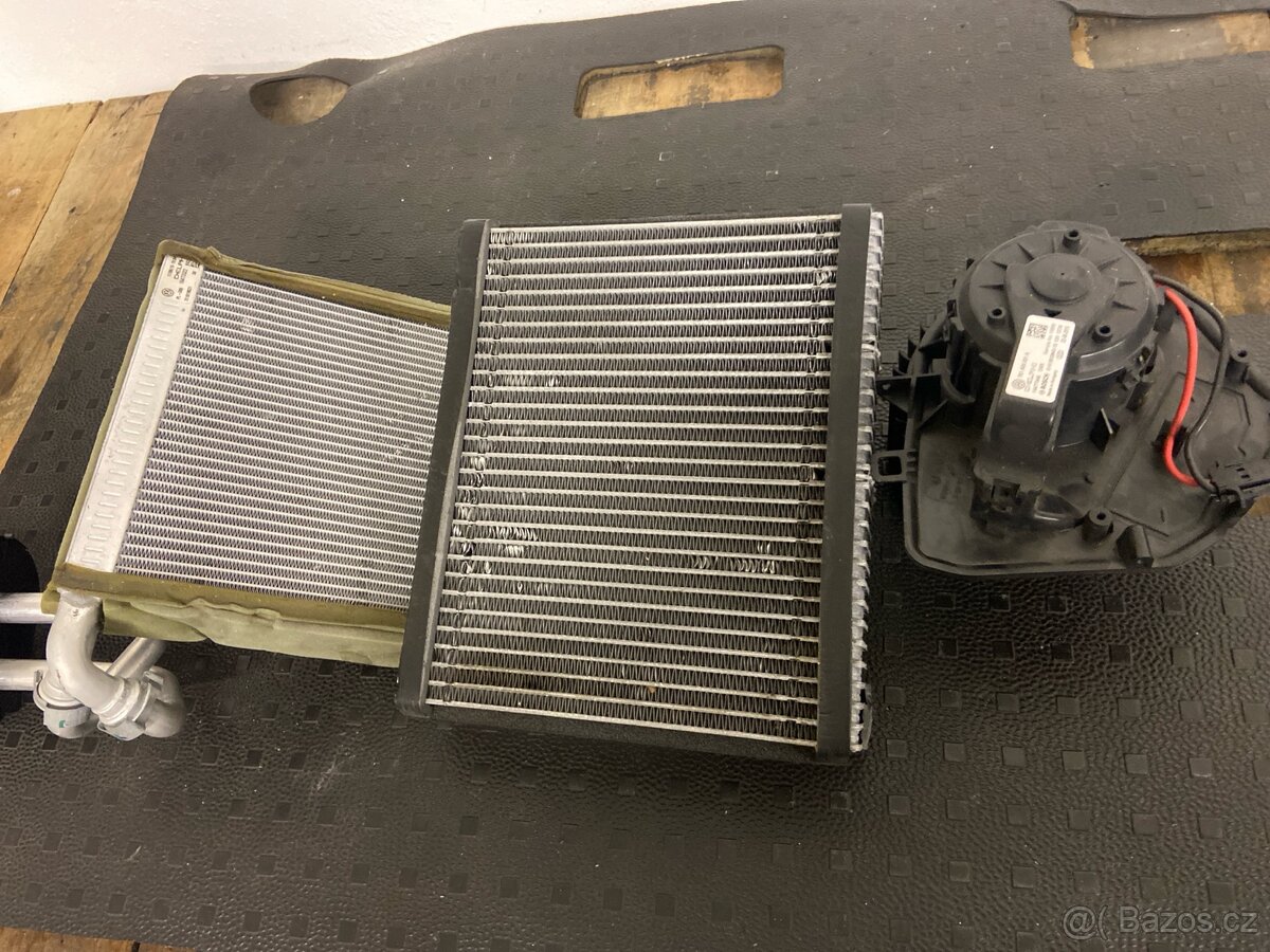 Výparník klimatizace , výměník topení , ventilátor VW T6