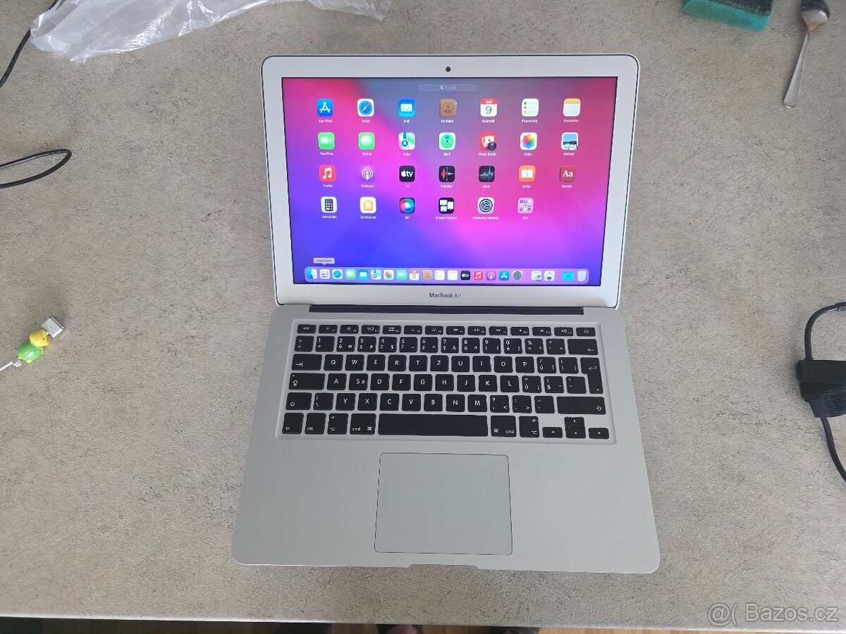 MacBook Air 13" 2015 i5 / 4GB / 128GB SSD