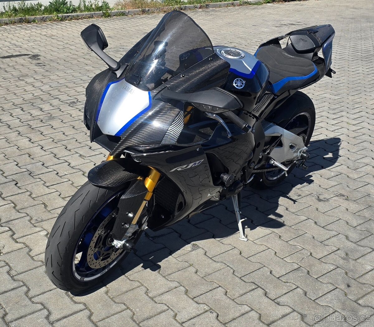 Yamaha R1M