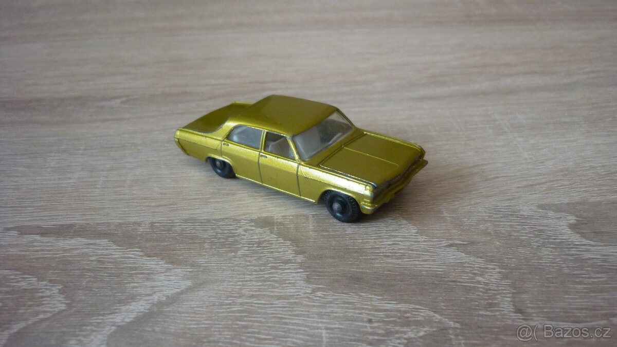 MATCHBOX RW OPEL DIPLOMAT NO 36 PLAST KOLA