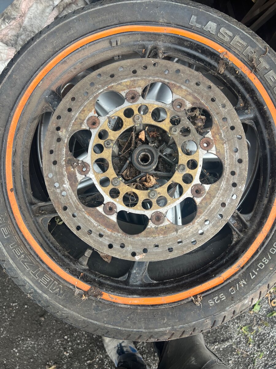 Honda nar 125 přední kolo