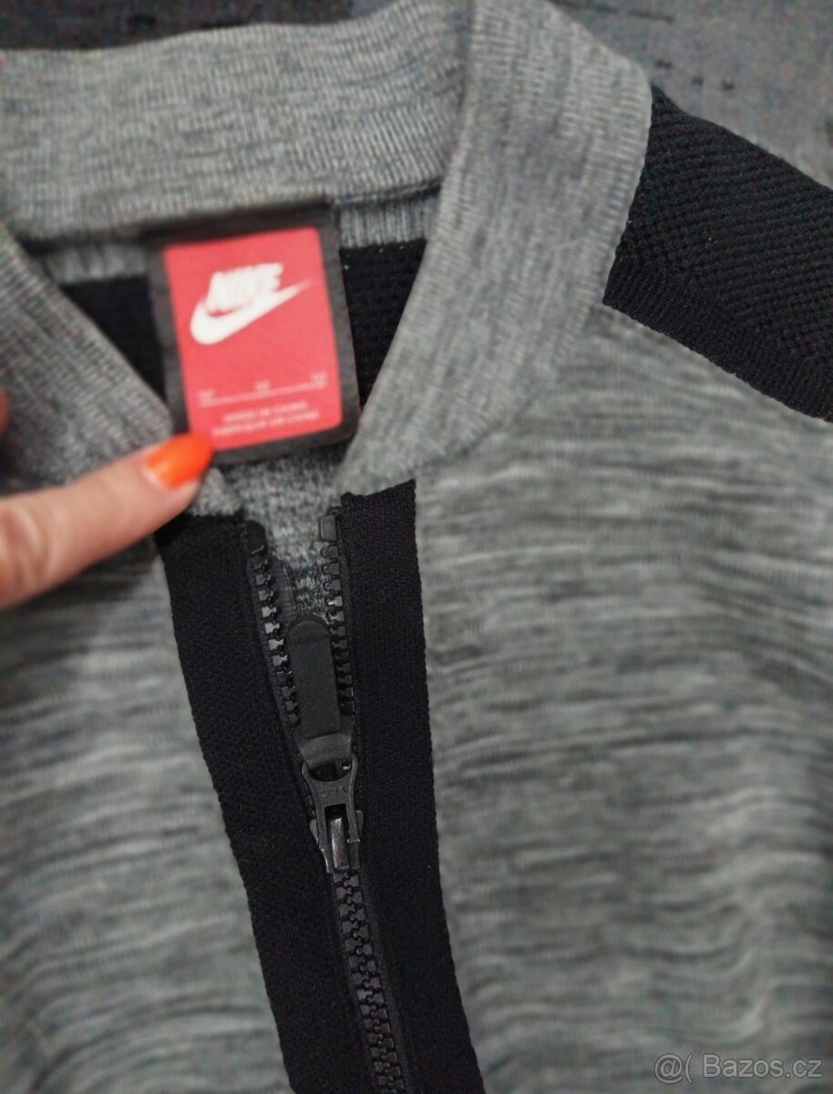 Mikina NIKE