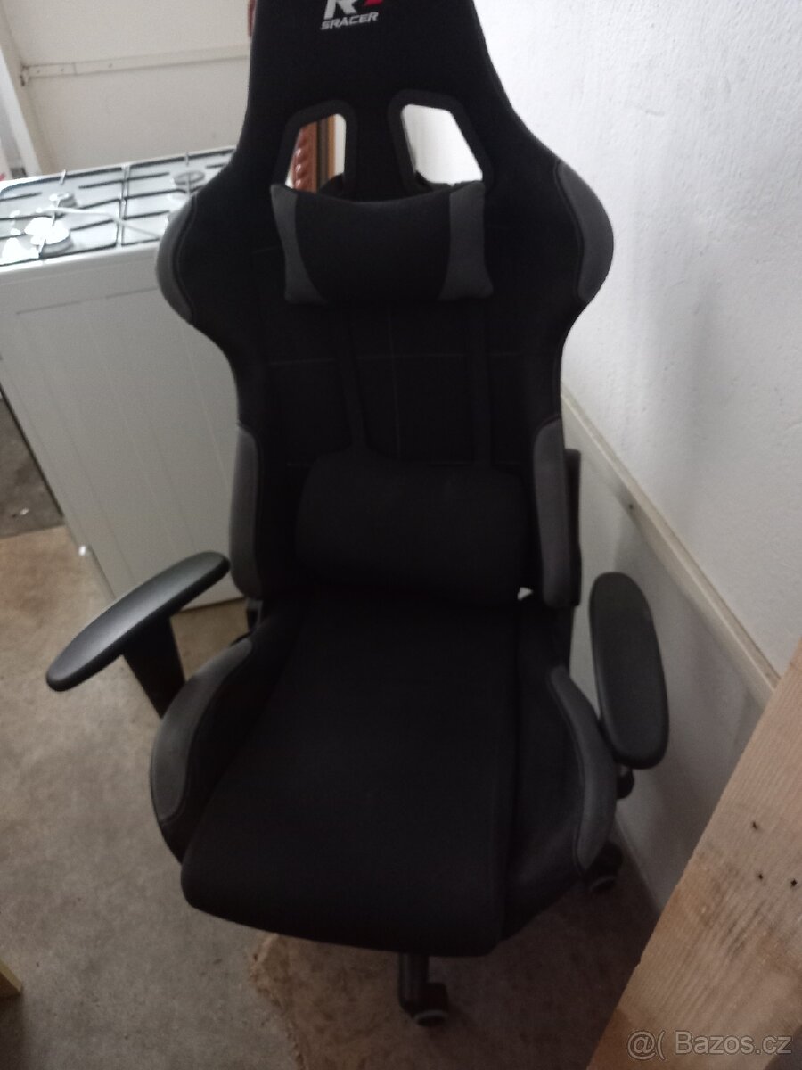 Pěkná hrací židle k pc