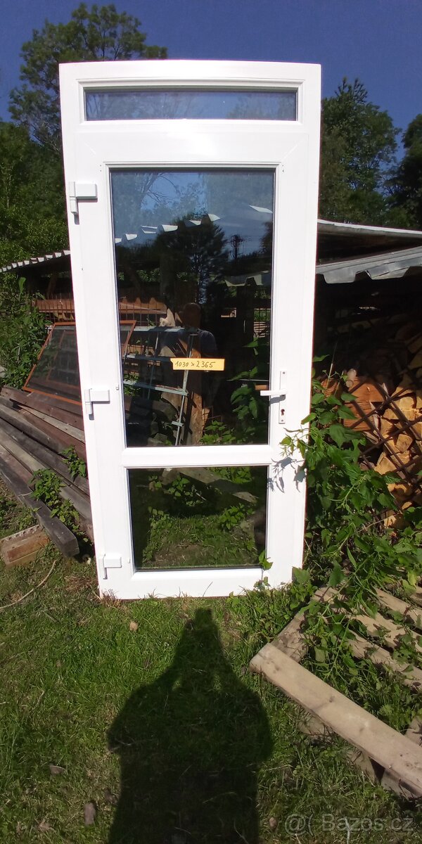 Plastové vchodové dveře