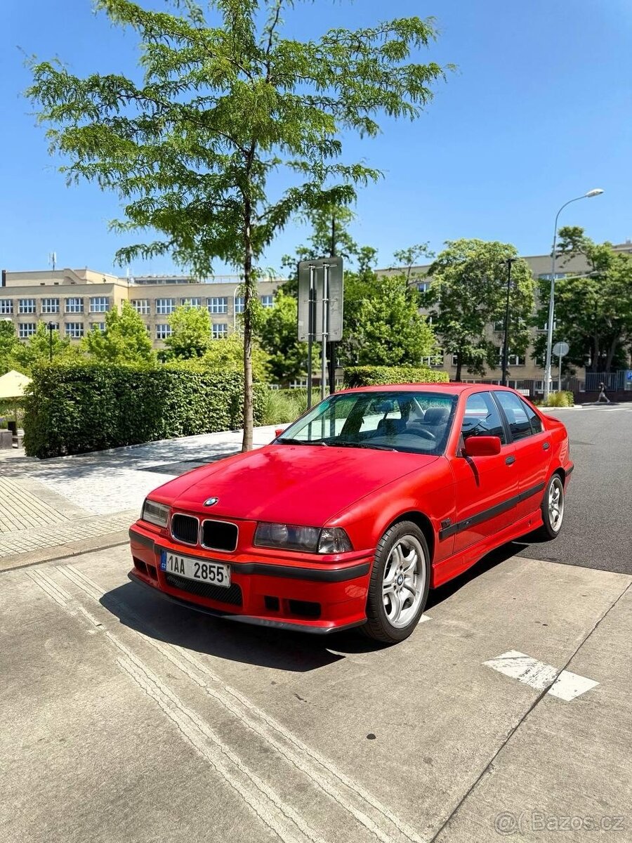 BMW E36 318is
