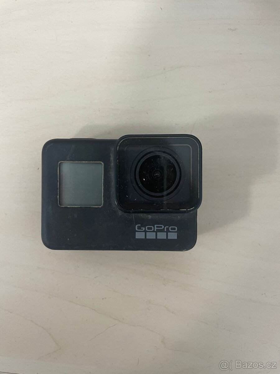 GoPro HERO 7 Black – TOP stav + příslušenství