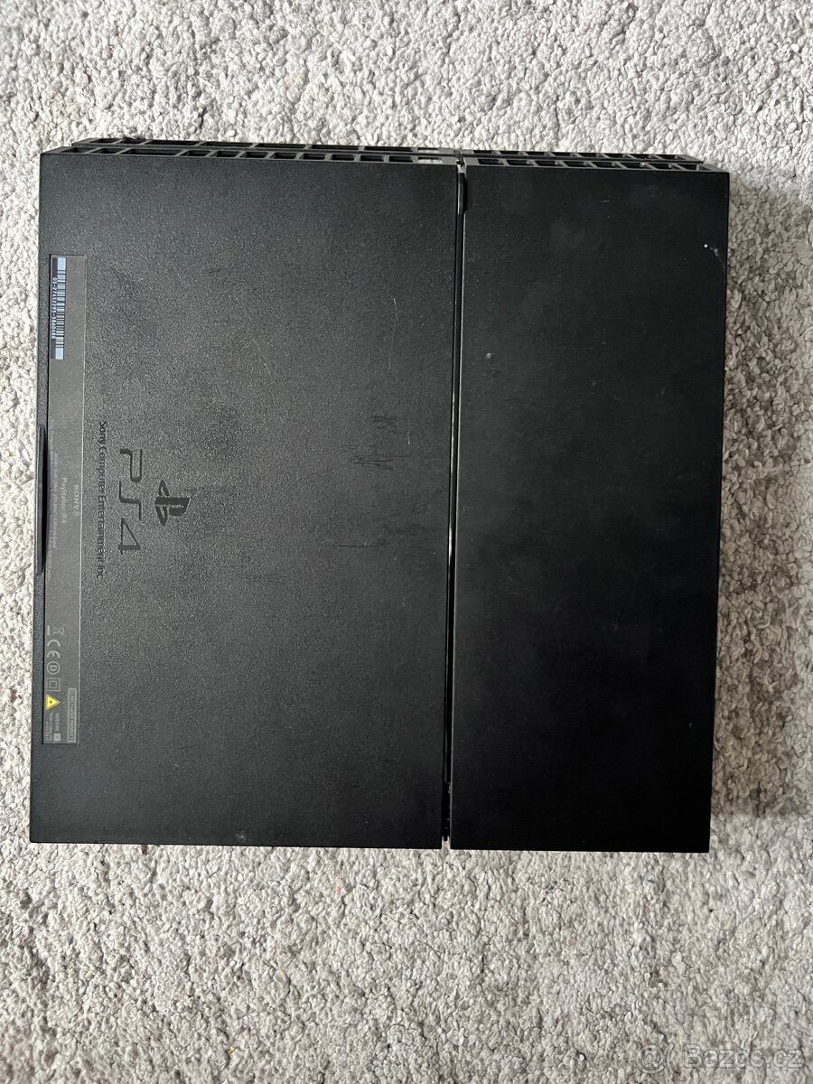 Prodám ps4 s 6 hrami