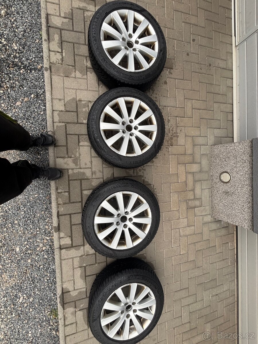 Sada ALU disku s gumama VW