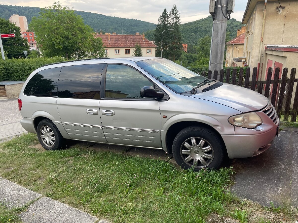 Chrysler Voyager 2,8 crd Limited town country Webasto