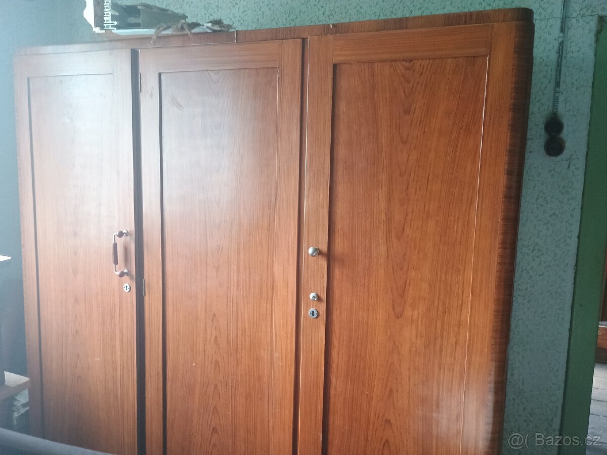 Skříně