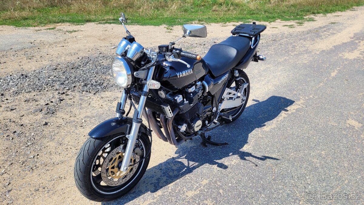 Yamaha XJR 1200