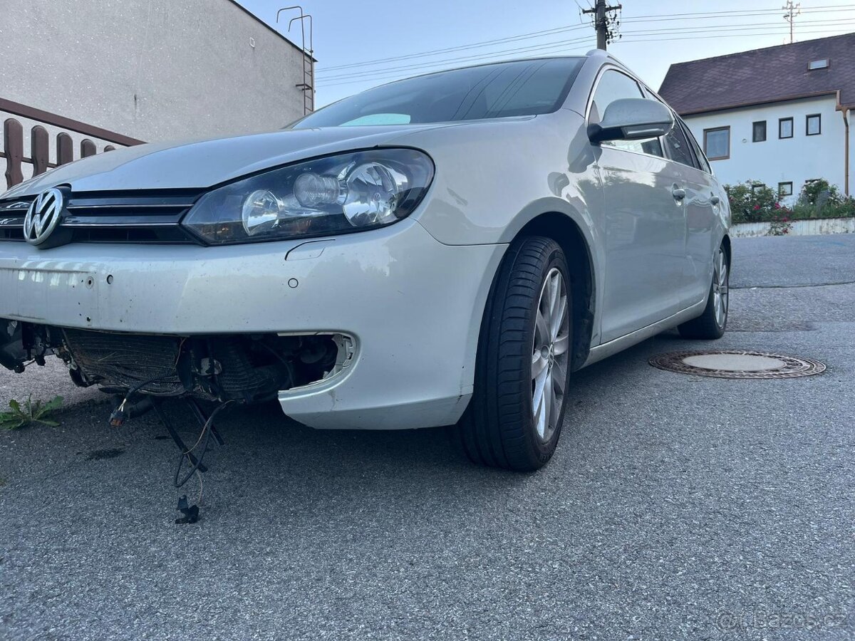 VW Golf 2.0TDi 103kw, r.2010, climatronic, panorama