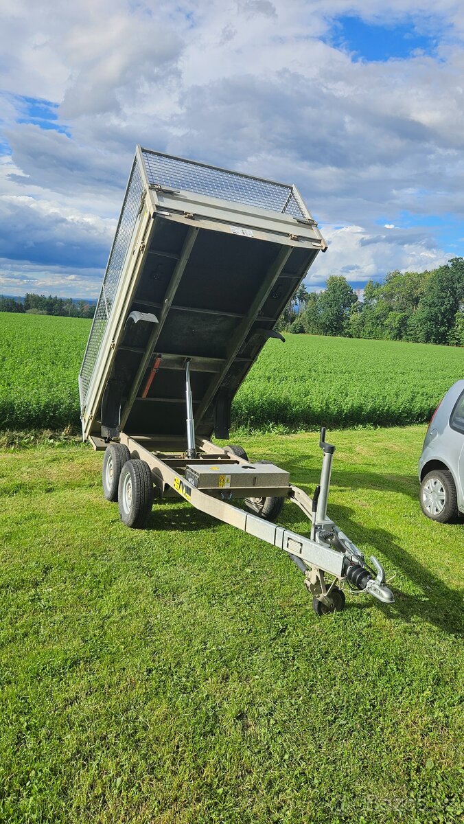 Přívěsný vozík elektricky sklopný