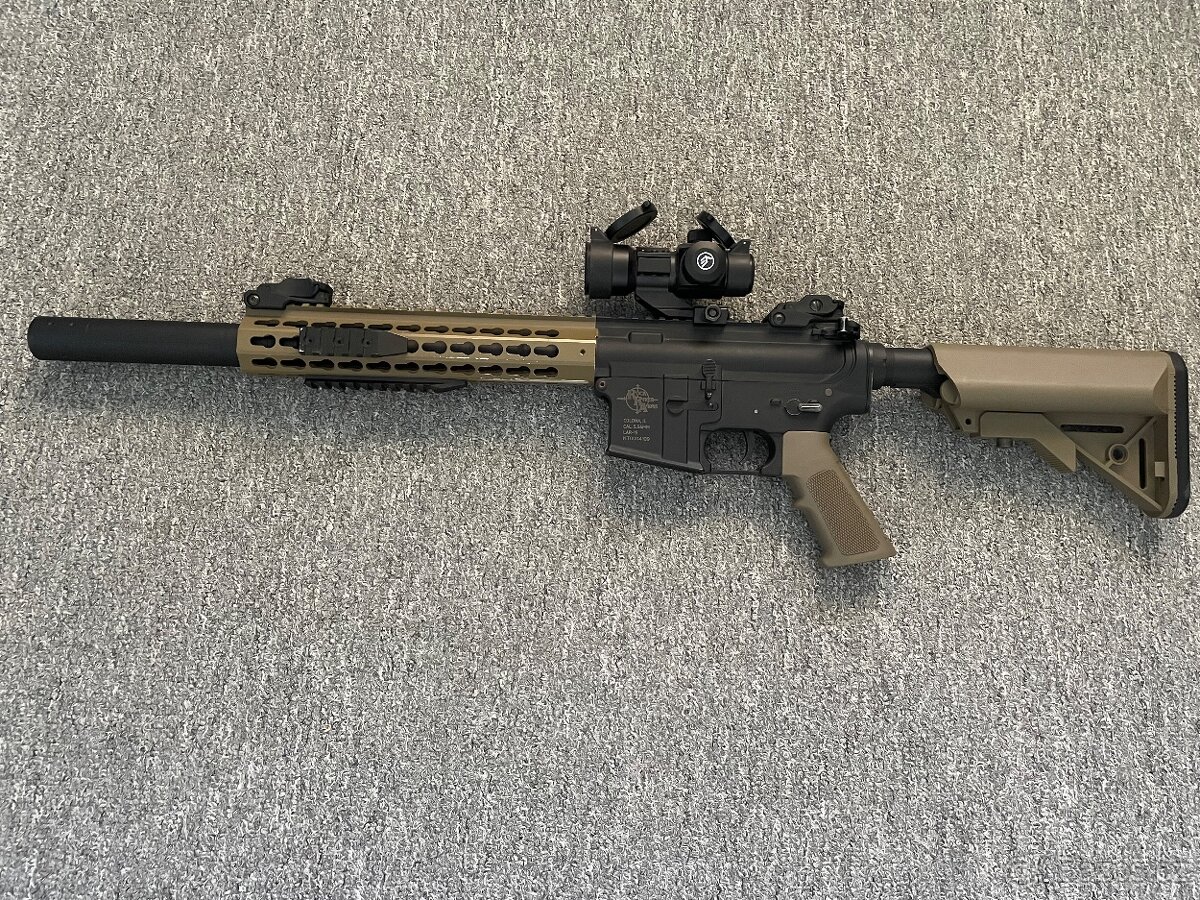 Airsoftový samopal M4