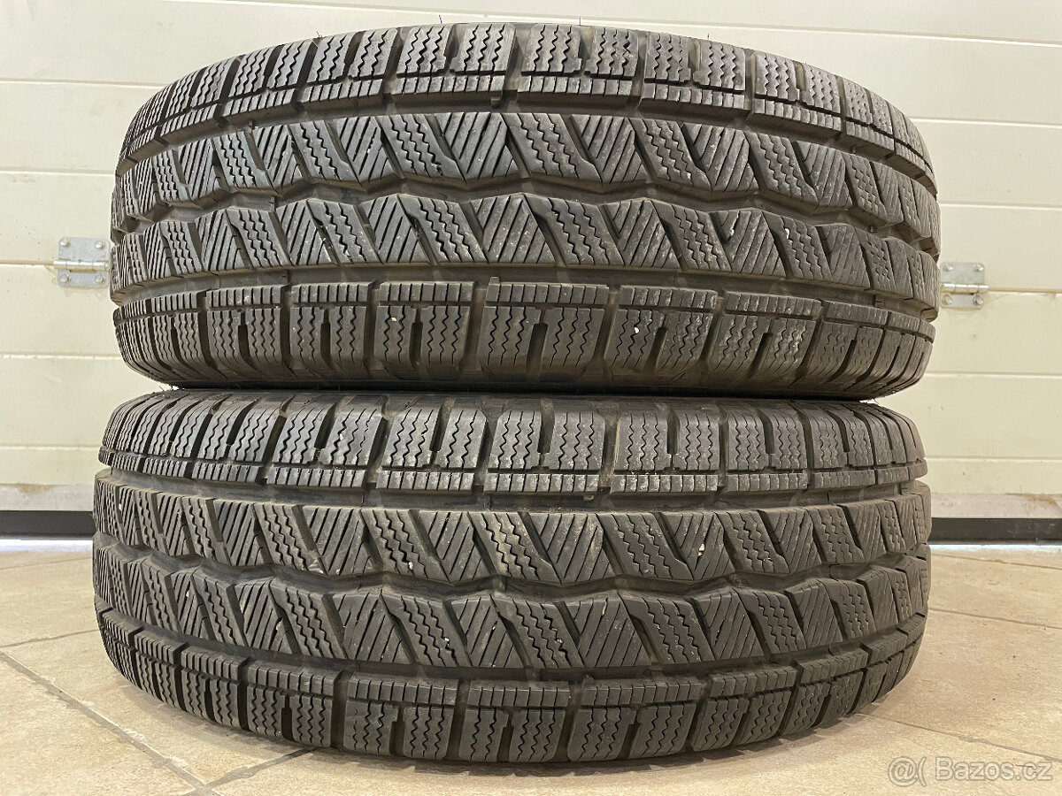 Hankook Winter I´Cept 215/70 R15C 2Ks zimní pneumatiky
