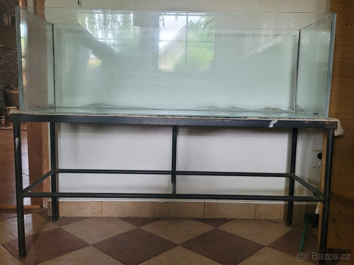 Akvarium 240l