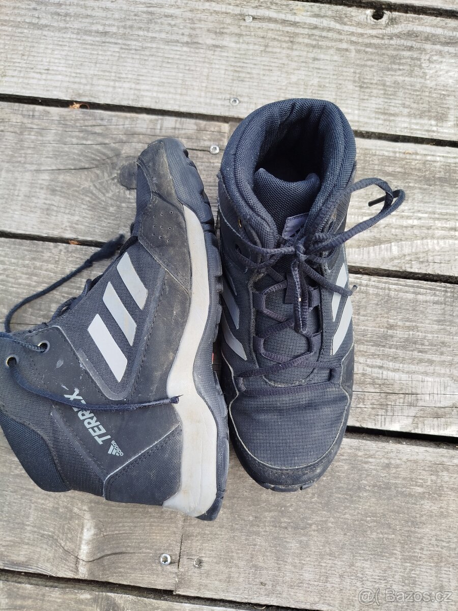 Trekové boty Adidas vel. 34