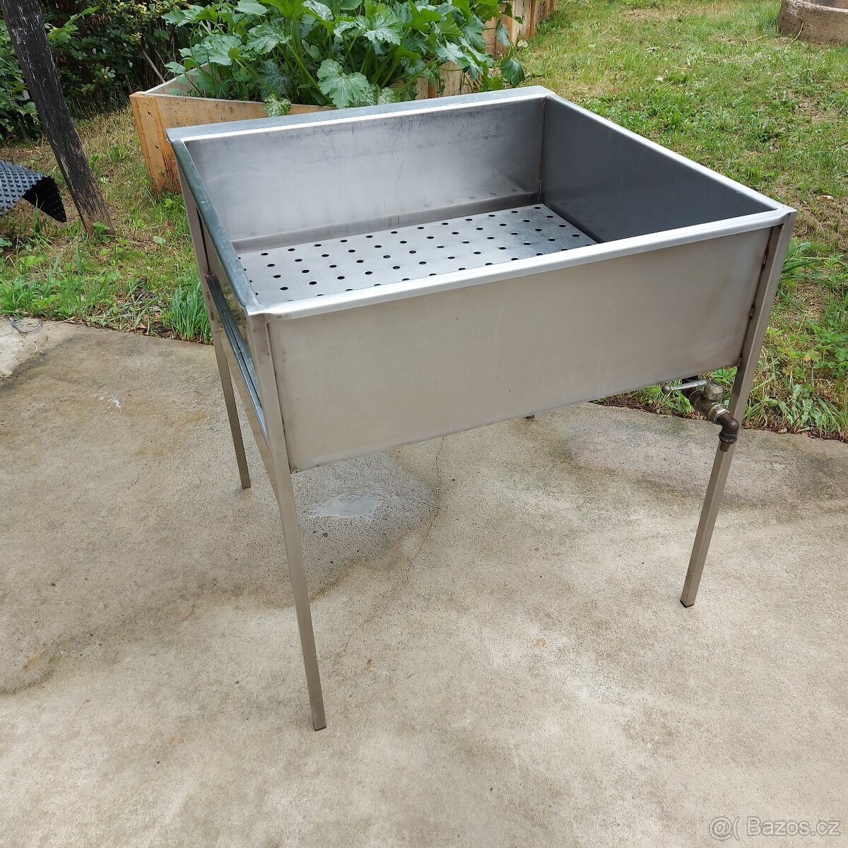 Prodáme ohřívací nerez vanu