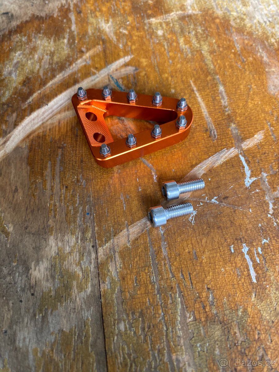 nášlap zadní brzdy