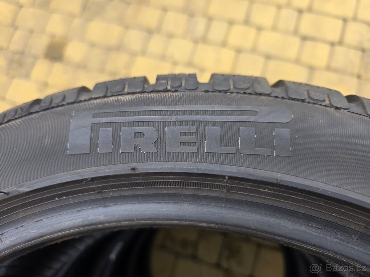 Sada zimních pneu 215/45 18" Pirelli Sottozero