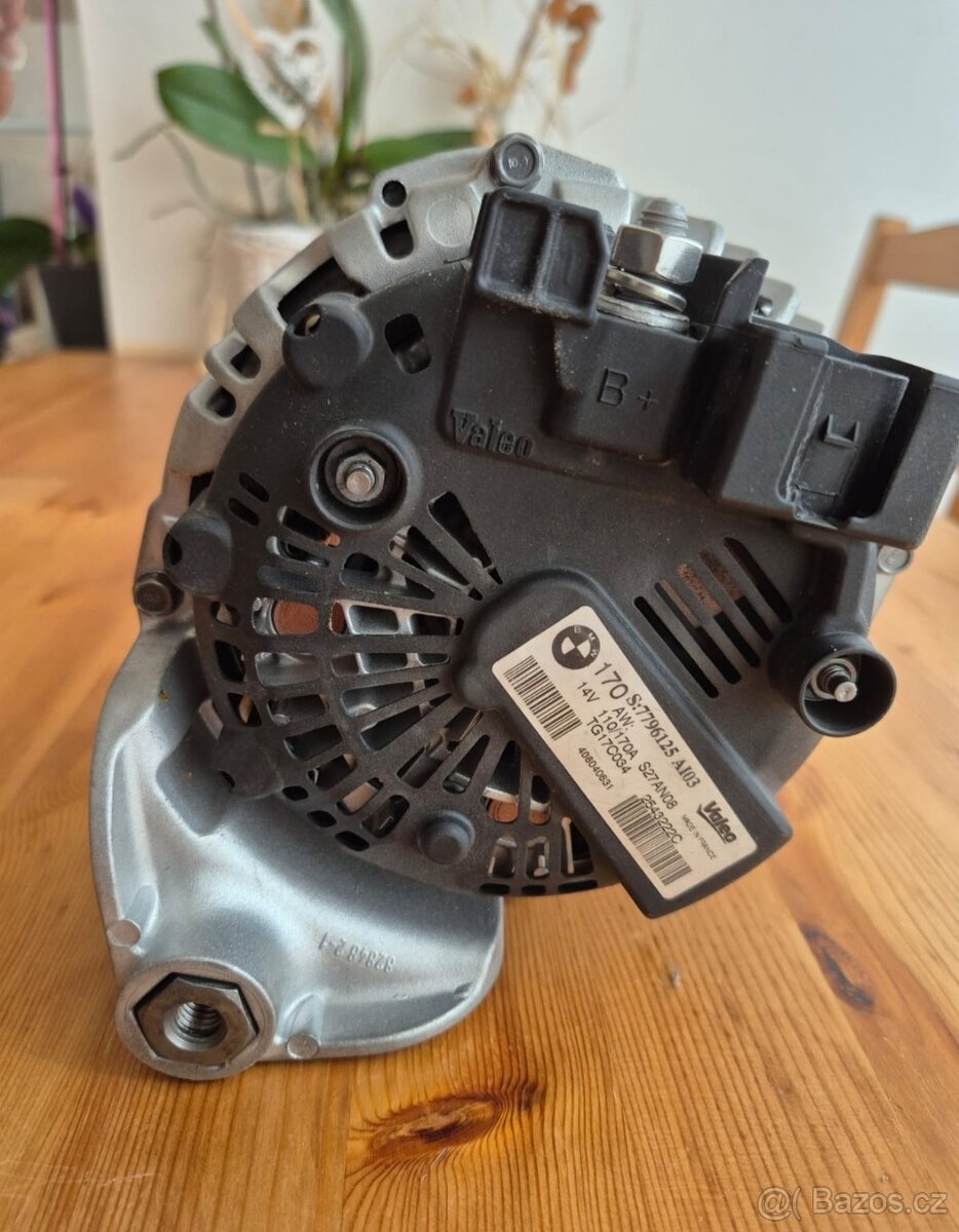 BMW X5 E70 Alternátor originál