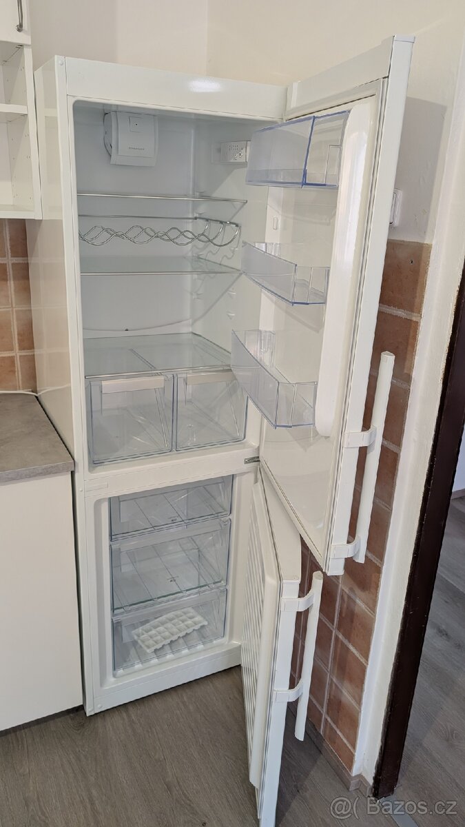 Chladnička s mrazničkou Electrolux LNT4TF33W1