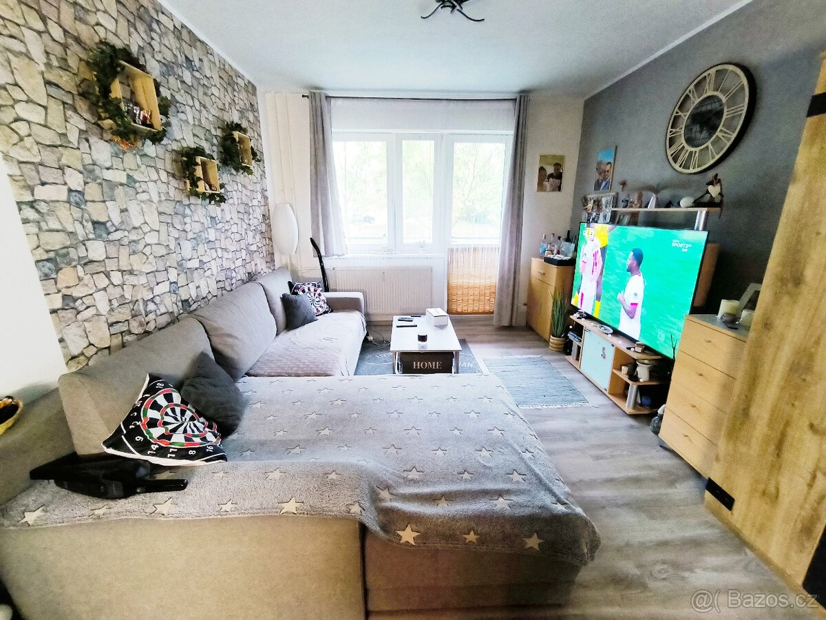 Zařízený byt 1+kk s lodžií, 33m2, Bukov, Baráčnická