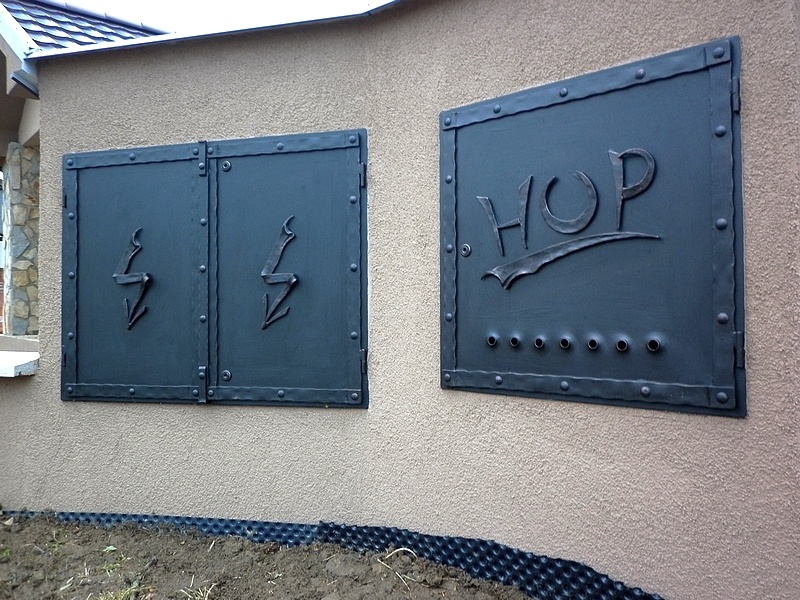 Kovaná dvířka HUP