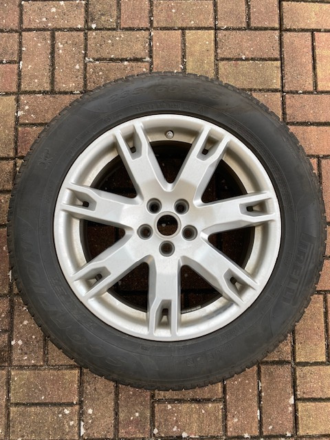 LAND ROVER EVOQUE - ALU KOLA + ZIMNI PNEU