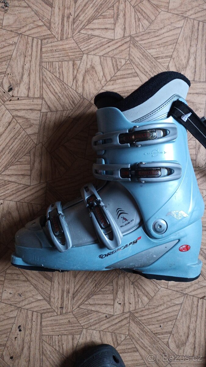 lyžáky vel. 42 (270-275mm)