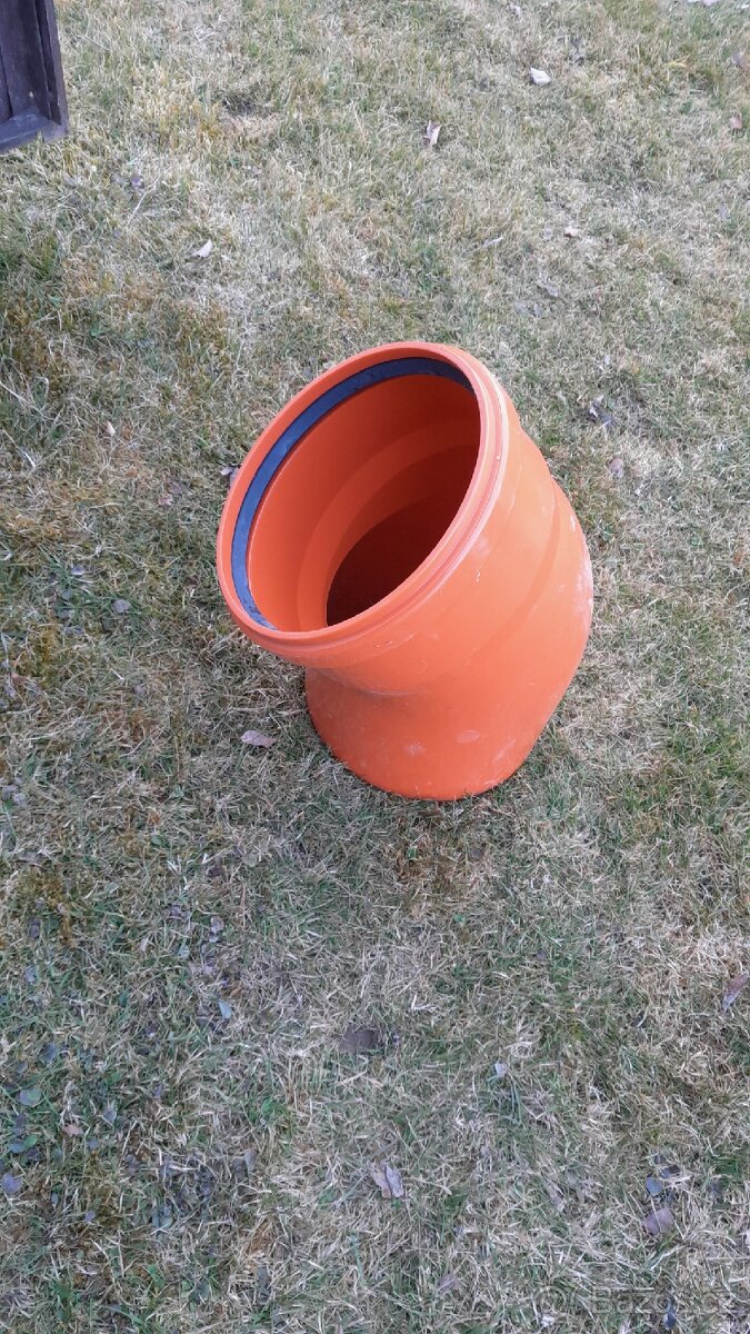 Kolena KGEM DN 300/15 a DN 200/45