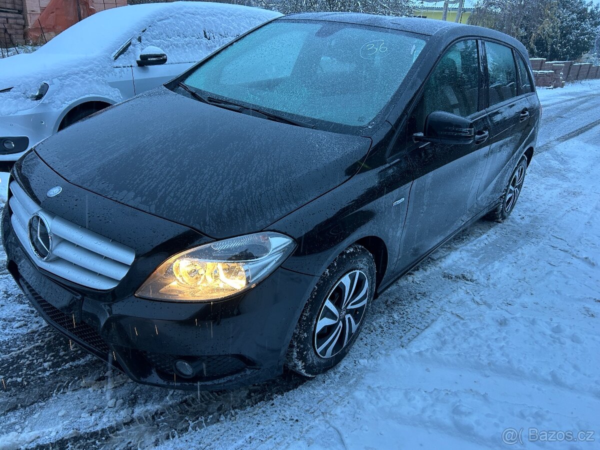 Mercedes-Benz B180 i, 1.6i 90kW, naj.61tis.km,automaticka p