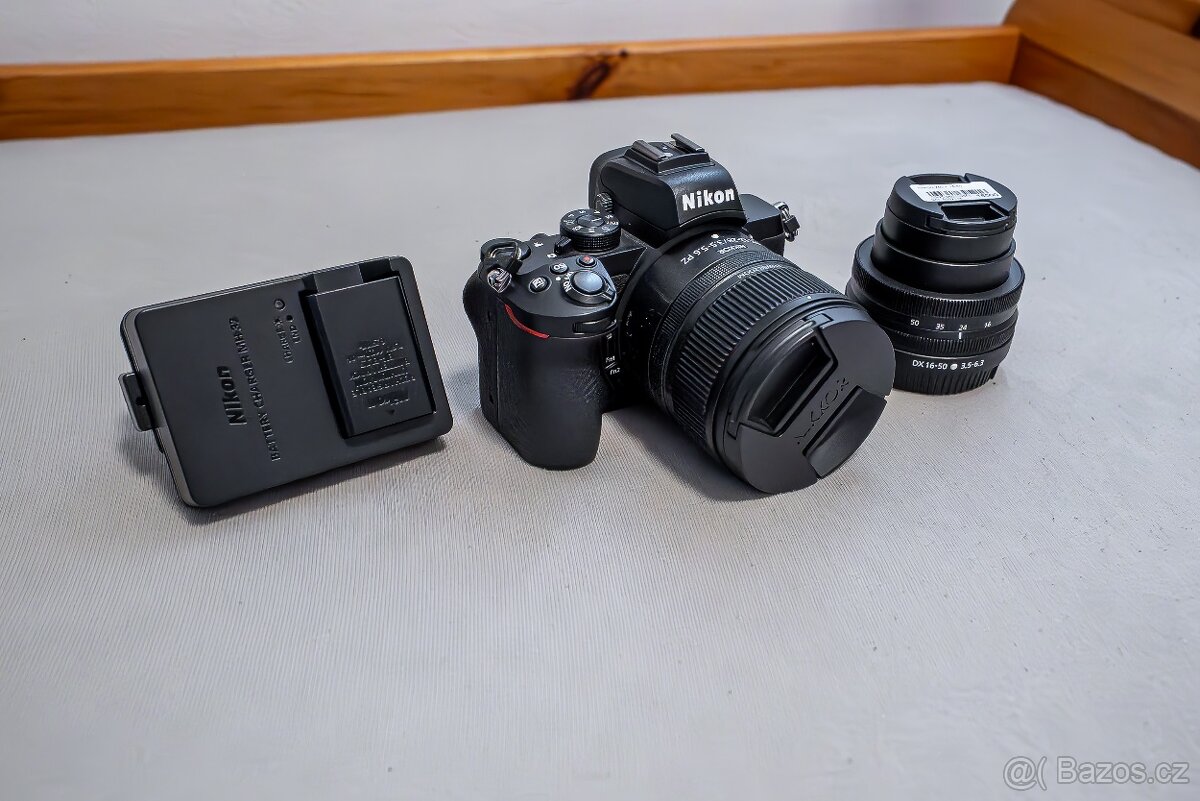 Prodám Nikon Z50 + 2 objektivy (16-50mm a 12-28mm) + přísluš