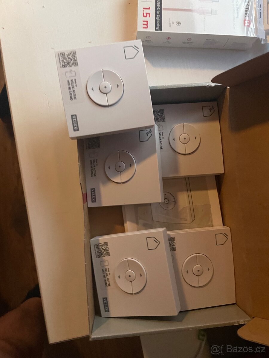 VELUX INTEGRA KLI - dotykový ovladač pro okna a rolety