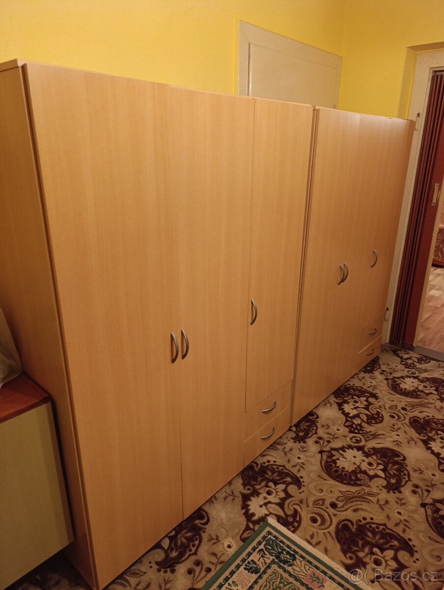 Šatní skříně