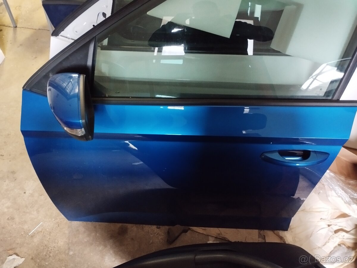 Přední levé dveře Škoda fabia 3 modrá race