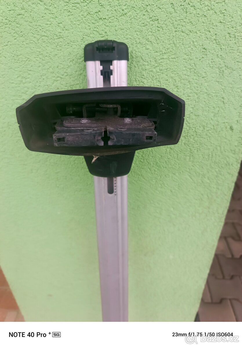 Prodám příčníky na střechu auta