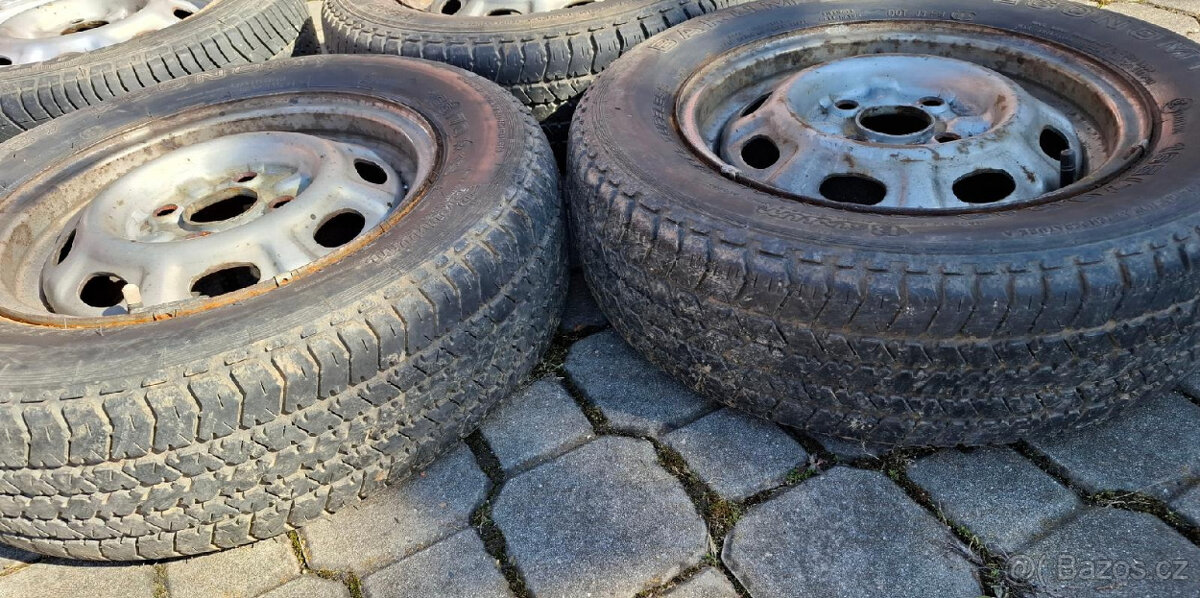 Škoda Favorit a Forman Felicie díly