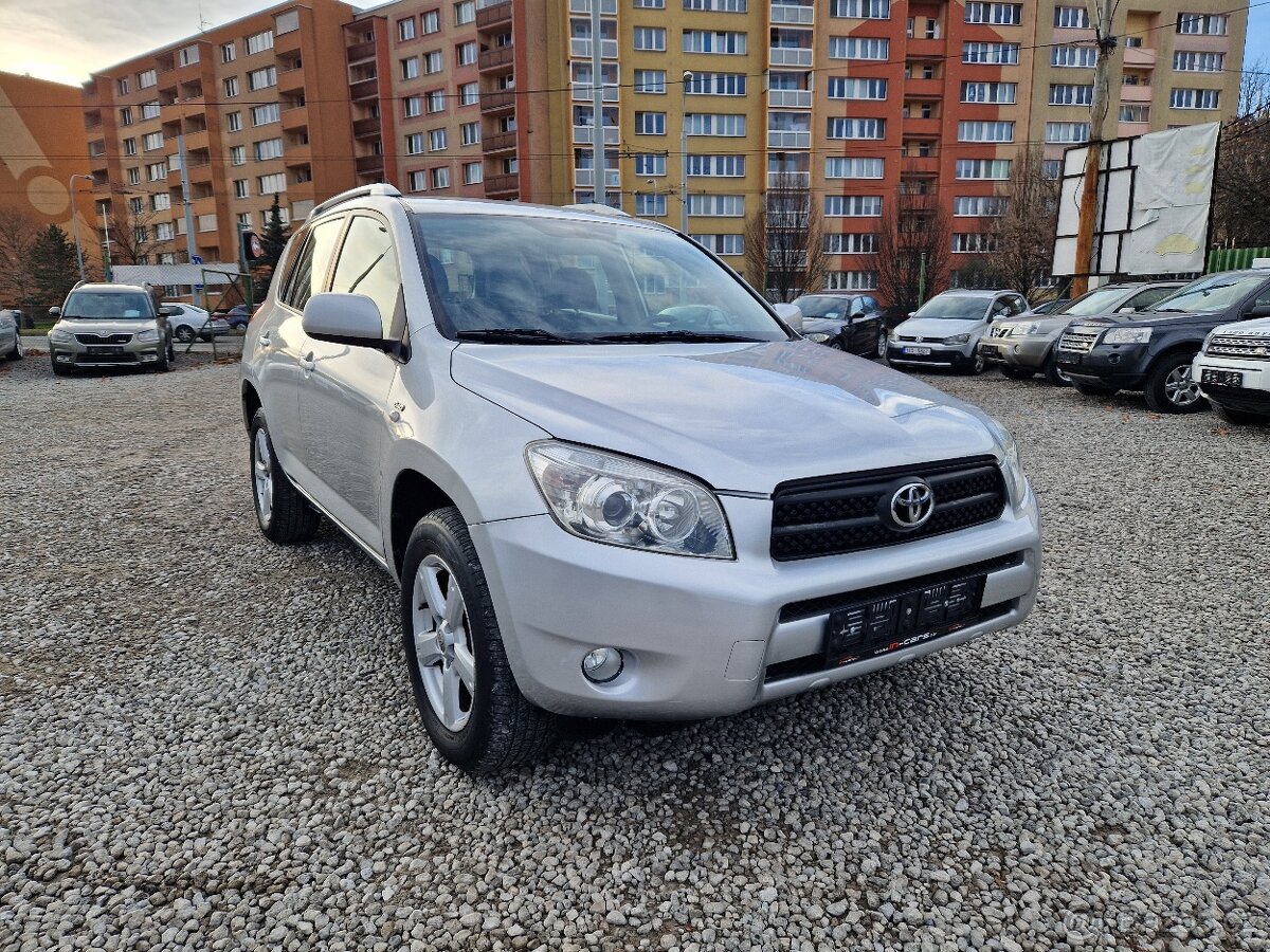 Toyota RAV4,2.2D-4D,100KW,4x4,NEMÁ DPF,BEZ KOROZE,R.V.2007