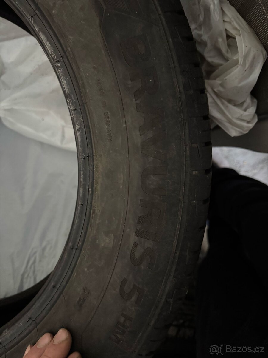 BARUM 235/60 R18