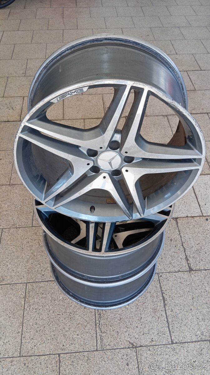 ALU kola AMG