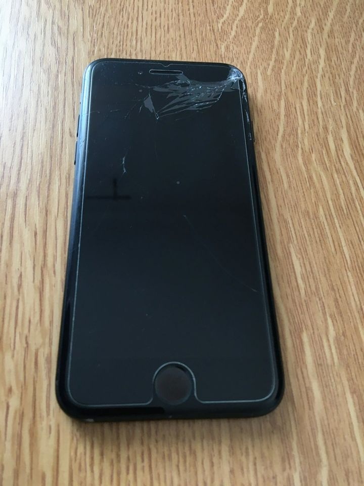 Apple iPhone 7 32GB černý