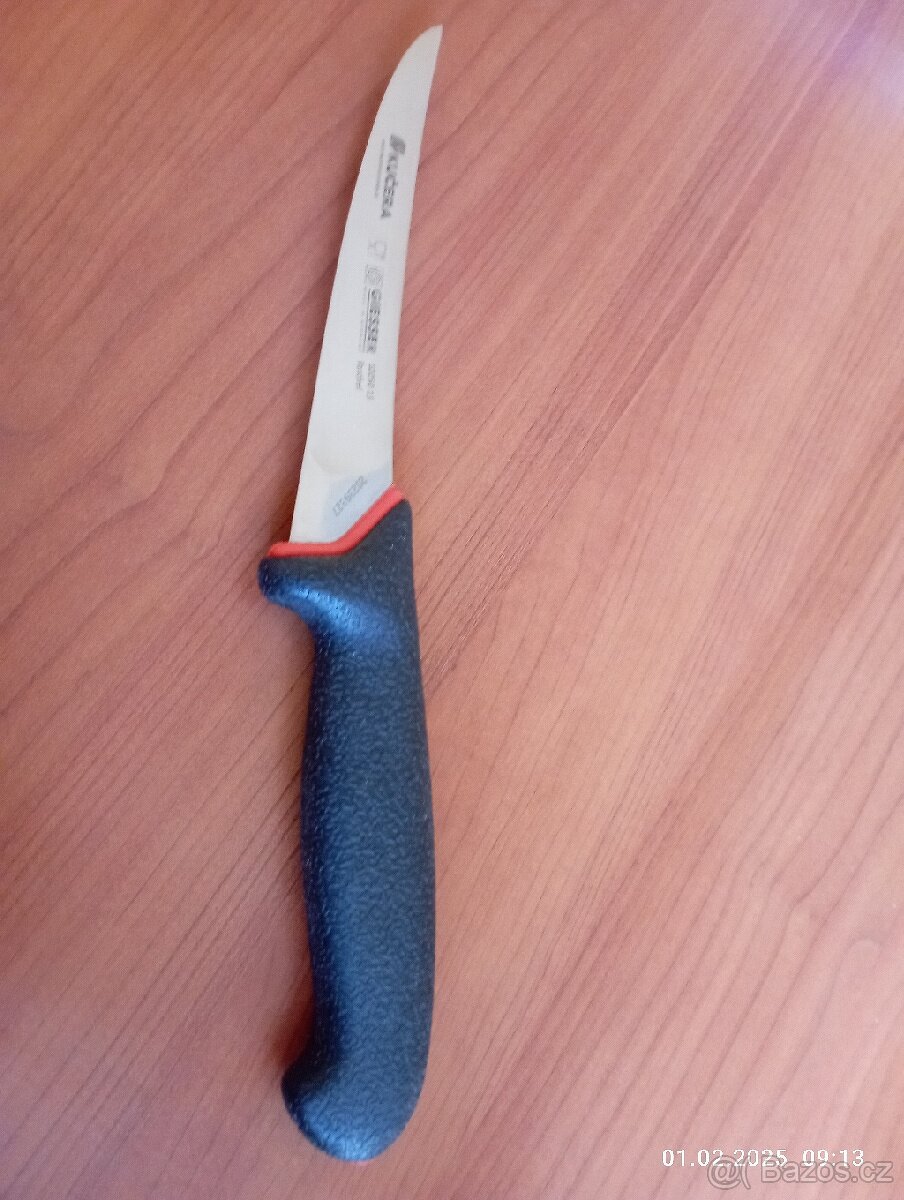 Prodáme kvalitní nůž řeznický.Stál 600kč.