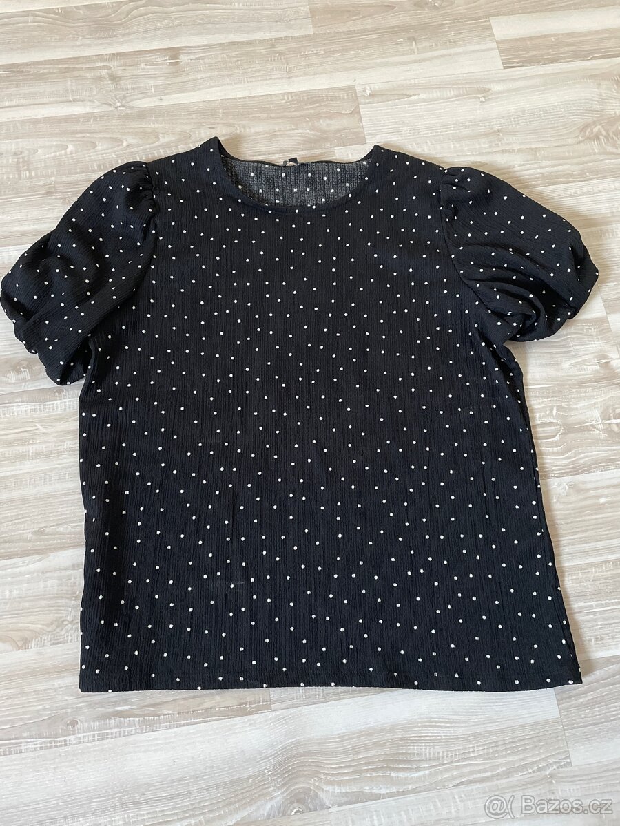 Halenka s puntíky c&a, vel. XL a tmavě modrá Tom Tailor L