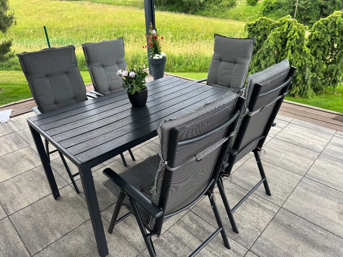 Zahradní set