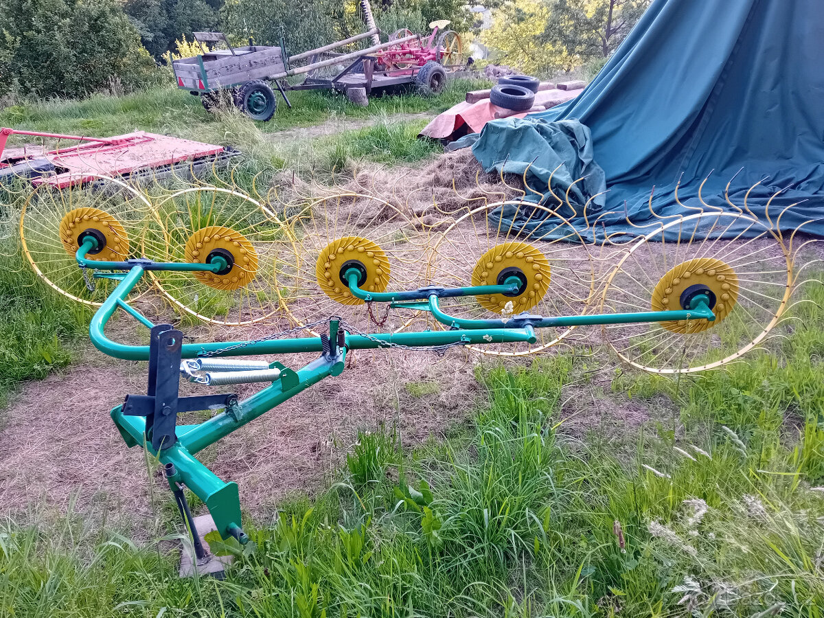 Paprskový obraceč nahrabovač