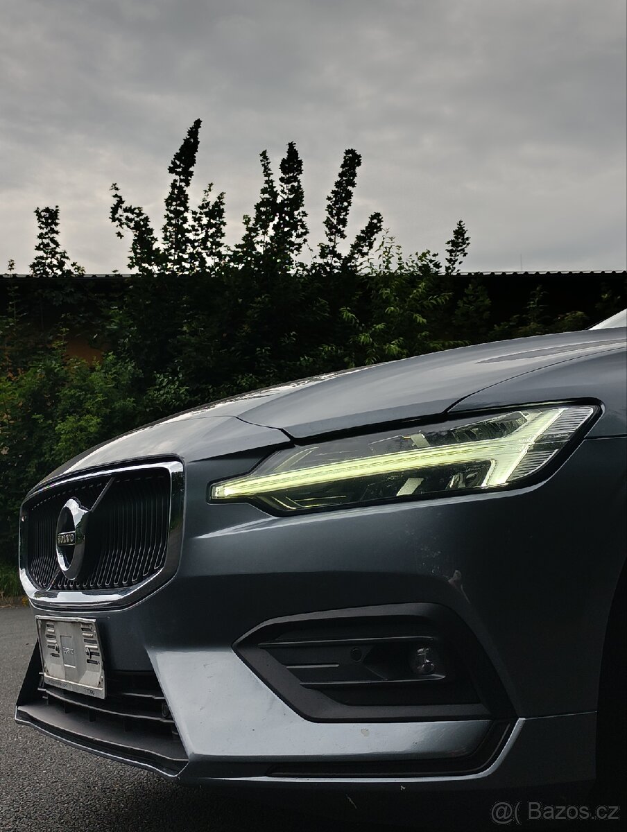 Volvo V60 MOMENTUM 2.0 D4 AWD