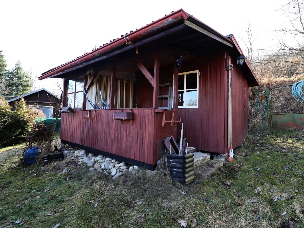 Prodej krajní zahrádky s chatkou v Sušici