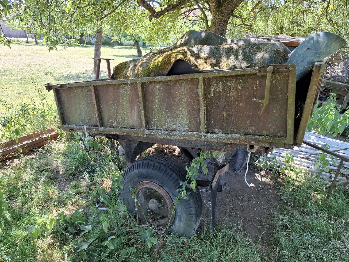 Vleky za traktor + nádrž na vodu