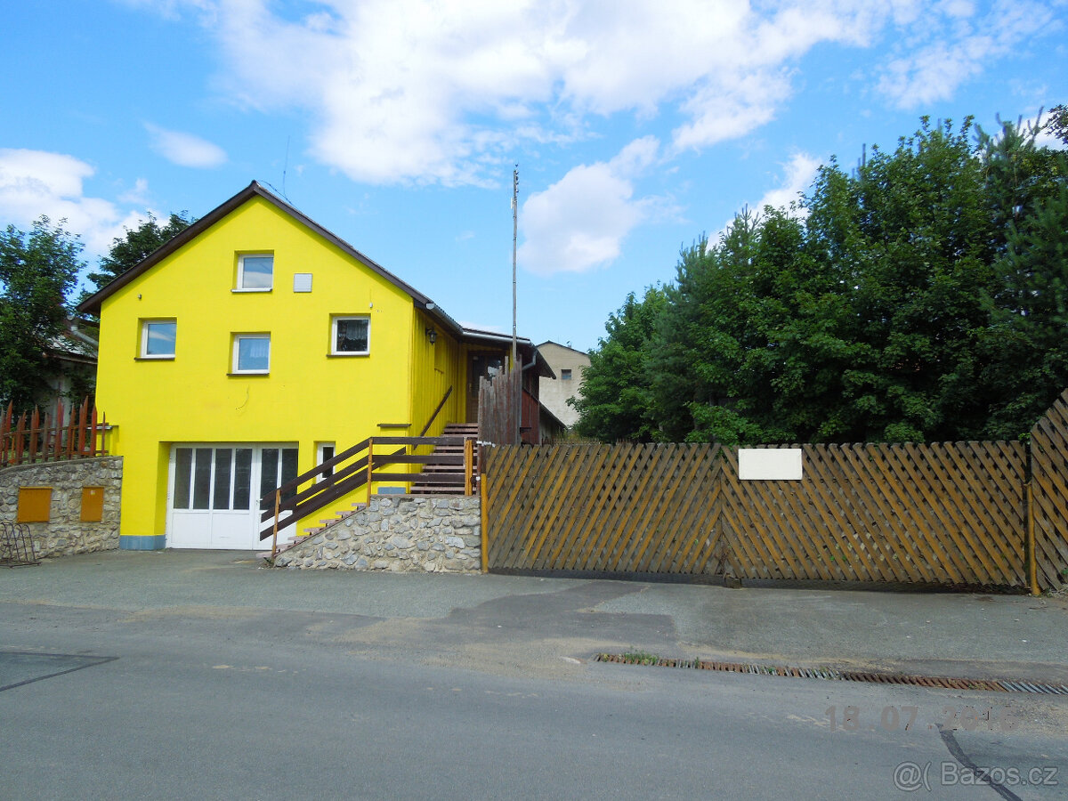 Pronájem komerčních prostor (240m2), Niva, okr. Prostějov.